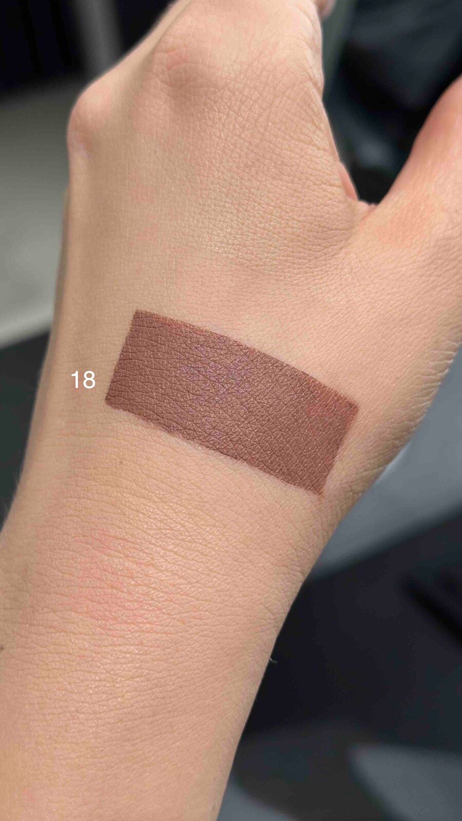 Creion de buze 18 Mark Wirlen